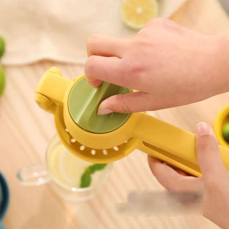Easy-Squeeze Lemon & Lime Juicer