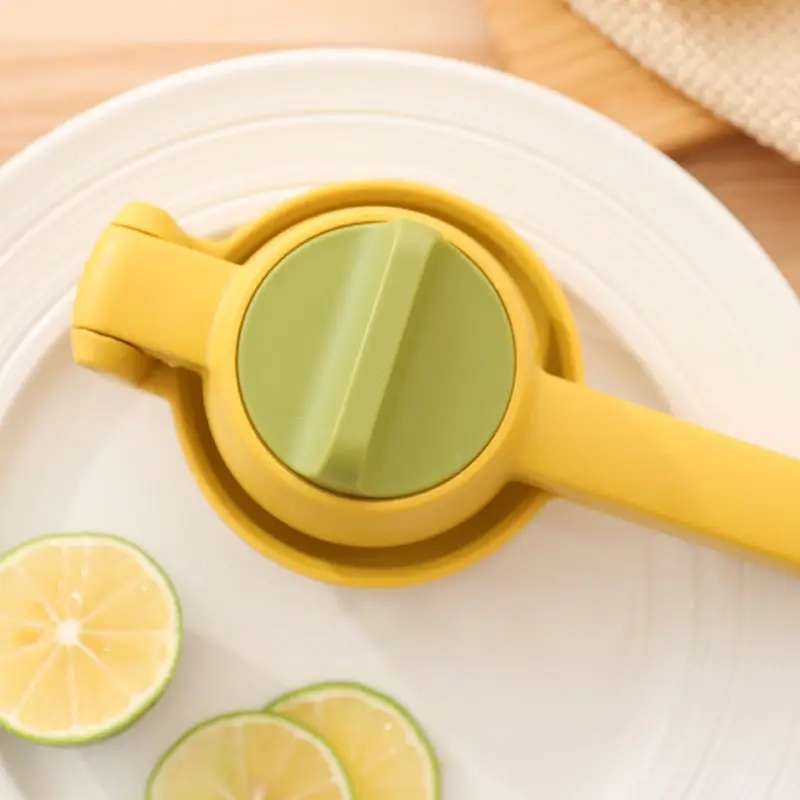 Easy-Squeeze Lemon & Lime Juicer